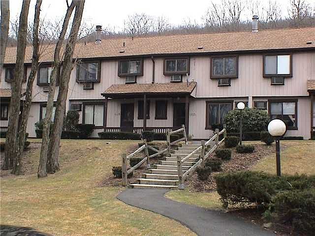 1st image of 605 Mountain Laurel Dr