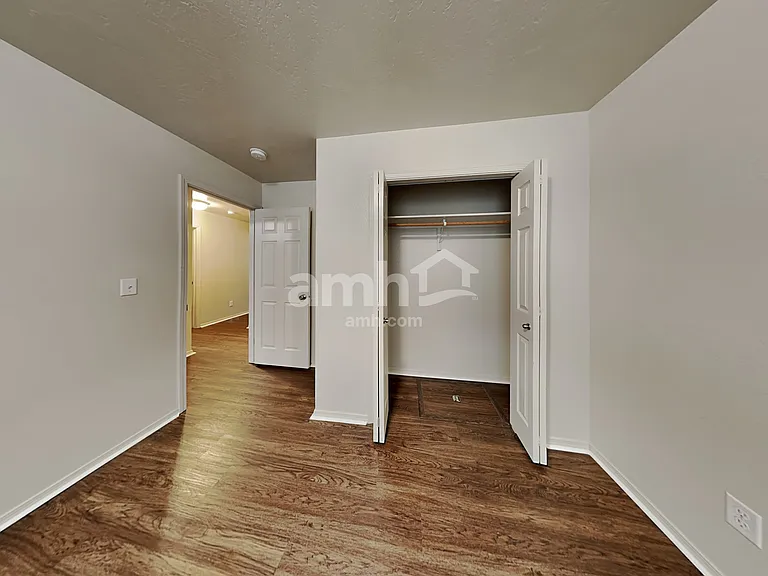 4418 N Alester Ave — Photo 16