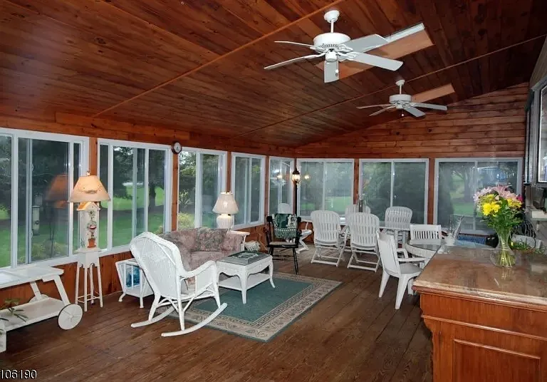 23 Redwood Ter — Photo 1