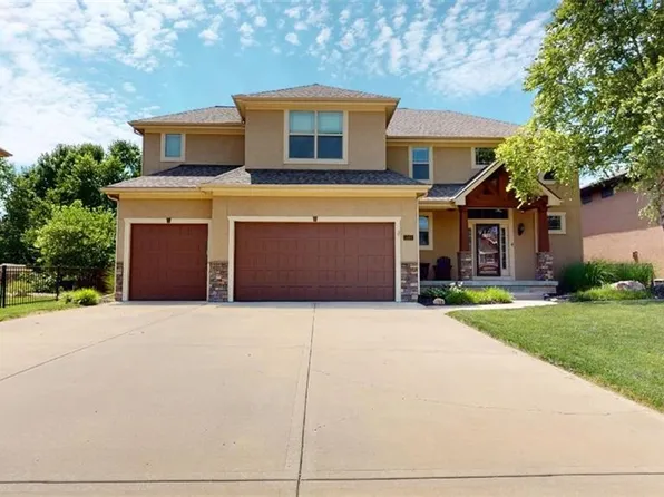 5506 Chouteau St, Shawnee, KS 66226