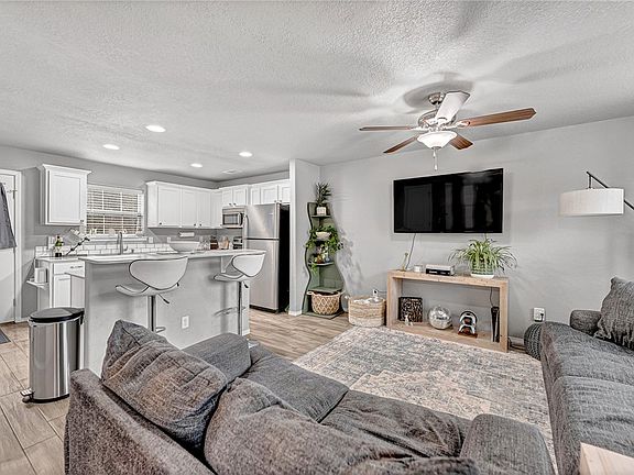 4th image of 2827 W Cottonwillow Way