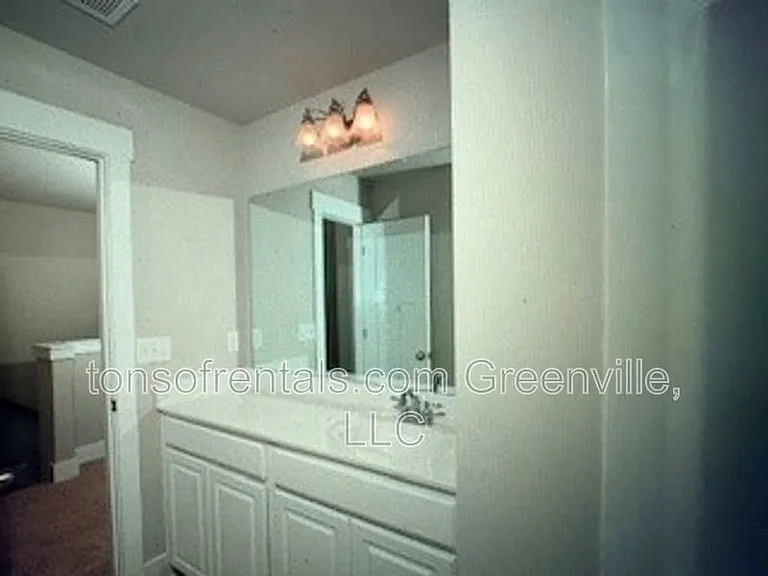 437 Pangel Ln — Photo 13