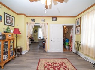1211 W 4 1/2 St, Davenport, IA 52802