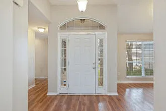 4 bed, 2617 sqft, $2,400 — Photo 2