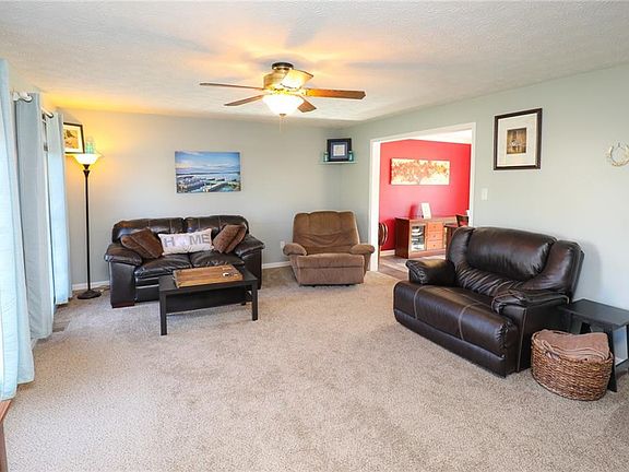 4th image of 644 Bayberry Ln