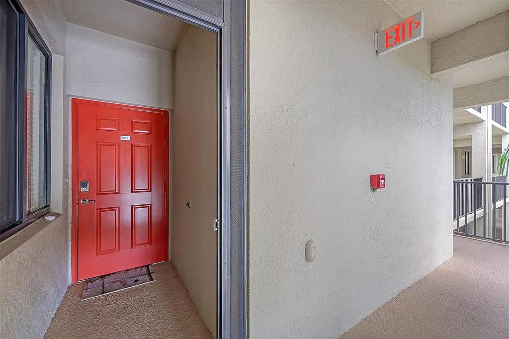 2 bed, 2.0 bath, 1156 sqft, $2,500 — Photo 2