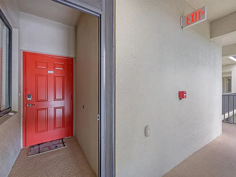7121 River Hammock Dr #302 — Photo 2