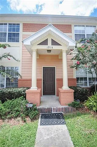 3 bed, 1177 sqft, $1,650 — Photo 1