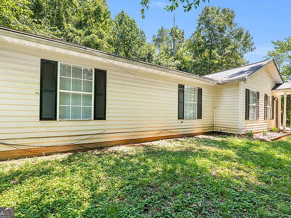 2nd image of 220 Splitwood Ln