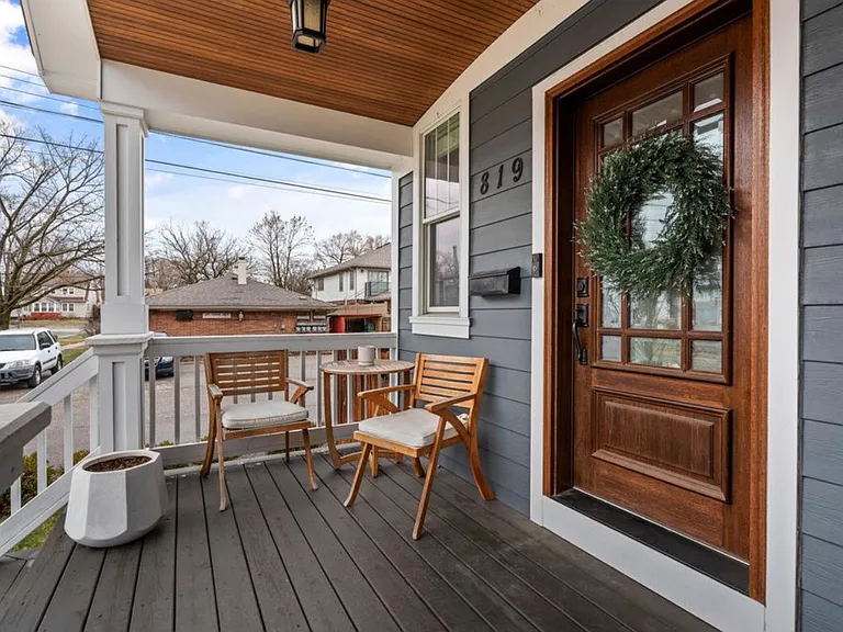 819 Irving Ave — Photo 8