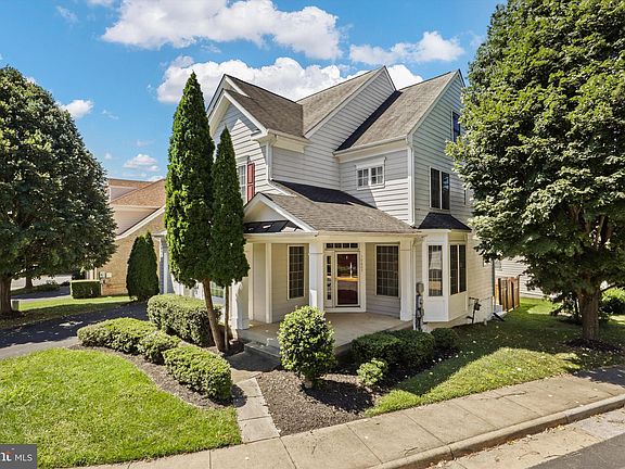 2nd image of 10605 Regent Park Ct
