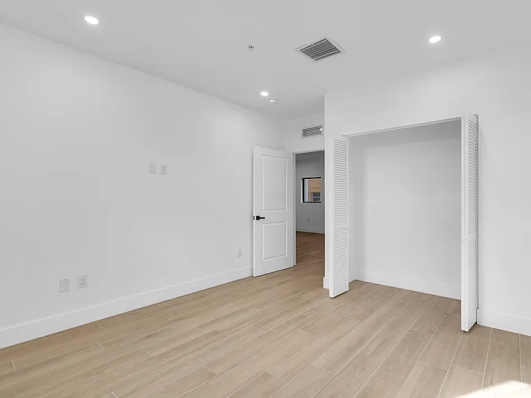 1037 NW 2nd St #3C — Photo 25