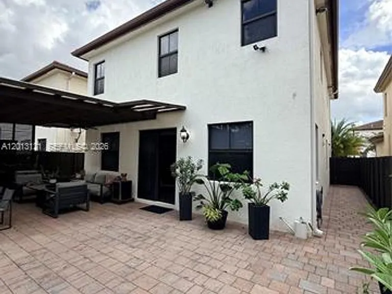 8640 NW 101st Pl — Photo 35