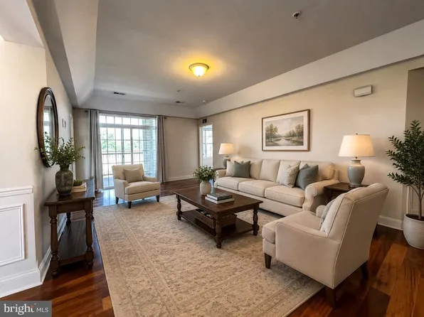 9204 Charleston Dr Unit 303, Manassas, VA 20110