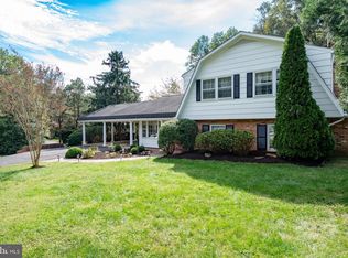 8654 Gateshead Rd, Alexandria, VA 22309