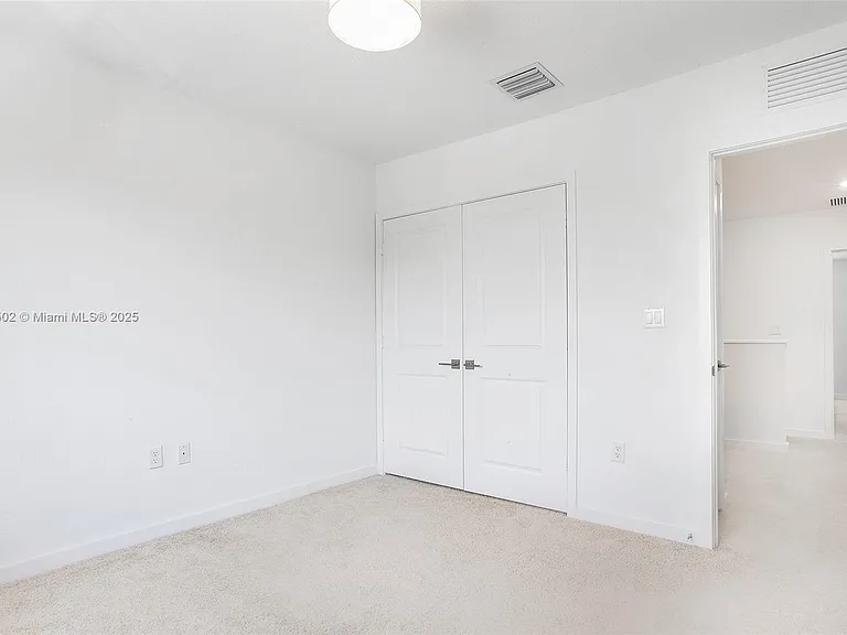 1363 NW 208th Ter — Photo 14