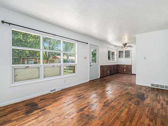 5th image of 1605 W Lincoln Ave