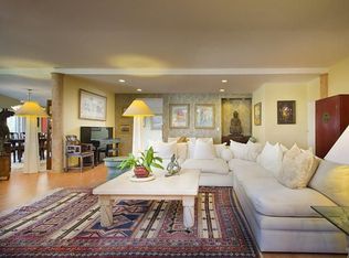 1588 Kamole St, Honolulu, HI 96821