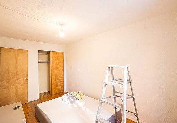 4th image of 325 E 14th St #1