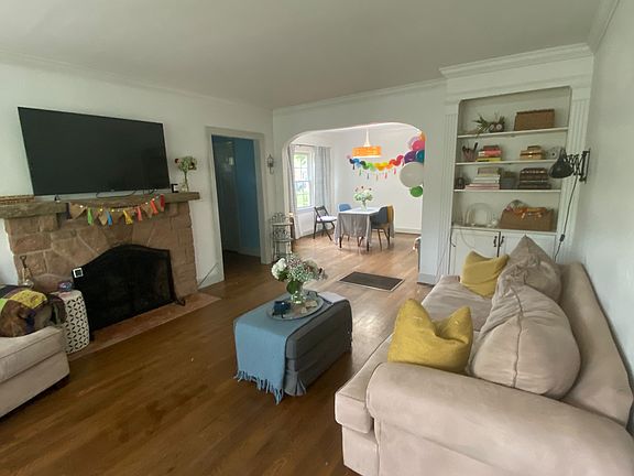 5th image of 616 19th Ave S