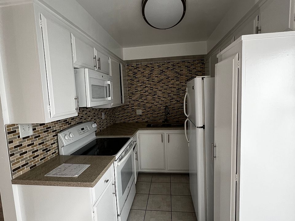 1st image of 2435 W 227th St #6d9c1d5f0