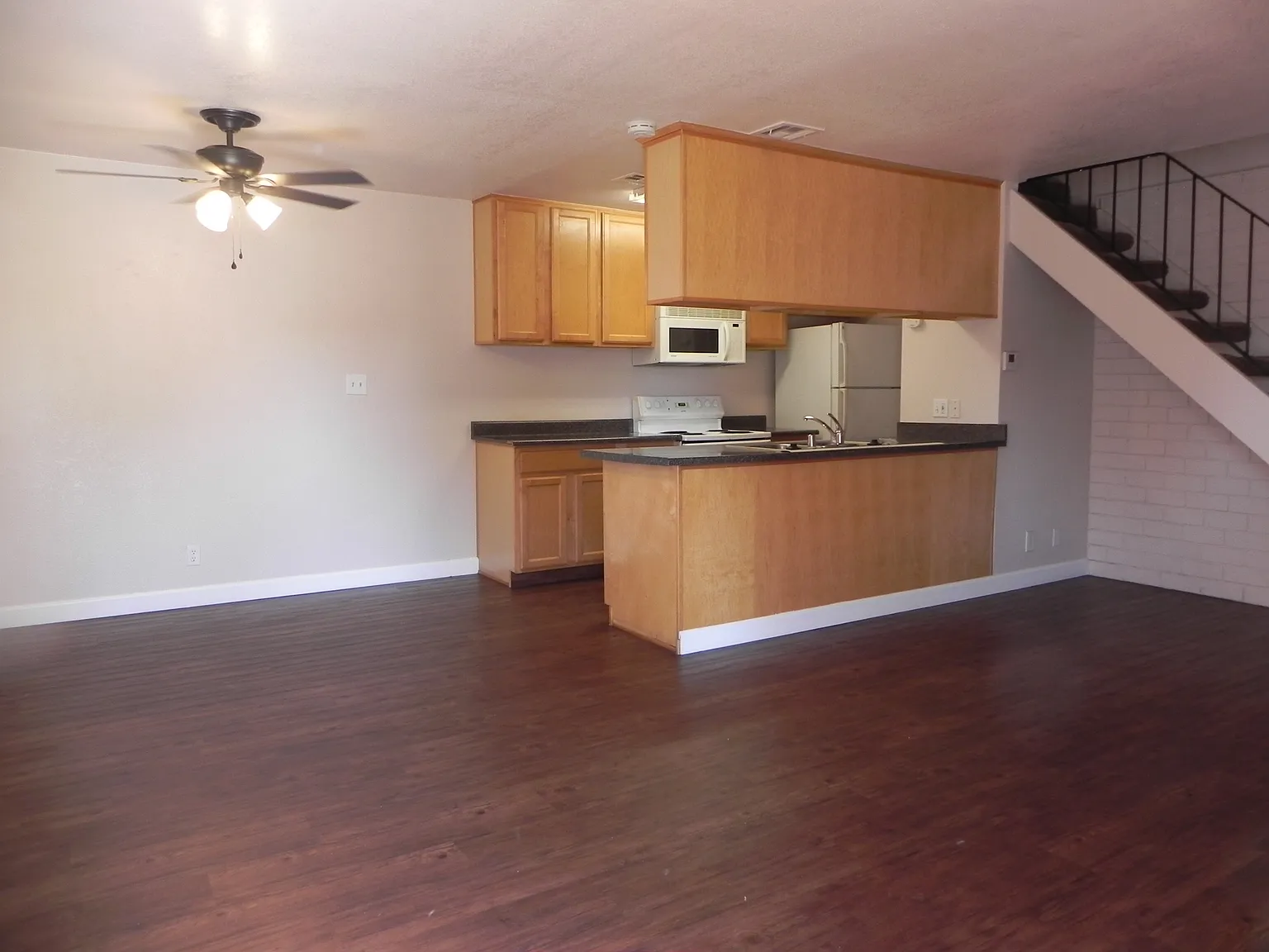 2216 Peach Ave. #2 — Photo 4