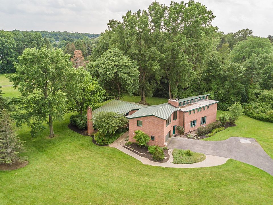 1st image of 15 Stoney Clover Ln
