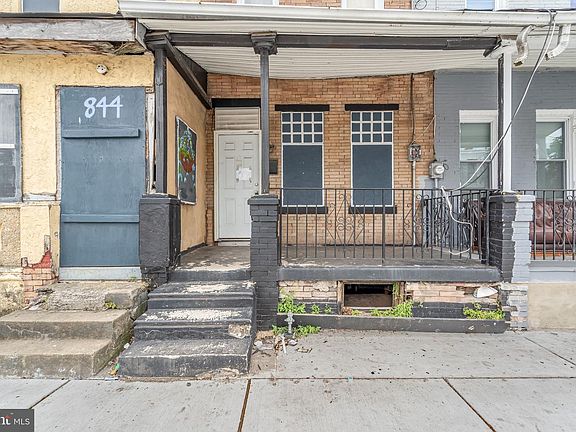 2nd image of 842 Elm St