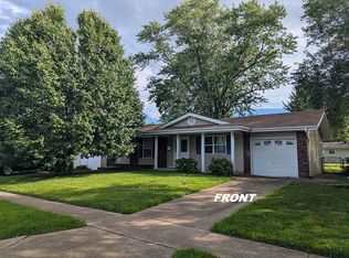 1266 Springhurst Dr, Florissant, MO 63031