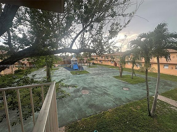 4th image of 101 NE 41st St APT C52