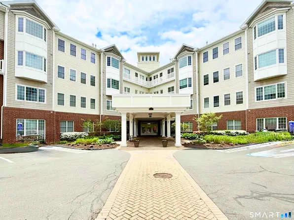 1 King Philip Drive #405, West Hartford, CT 06117