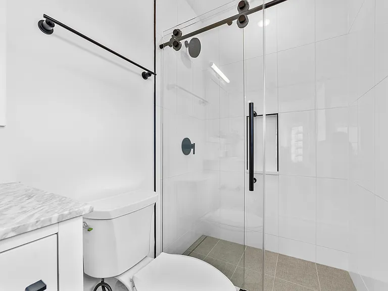 208 Spencer Ave #7 — Photo 5