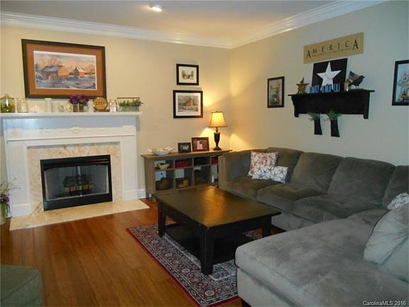 2nd image of 114 W Glenview Dr