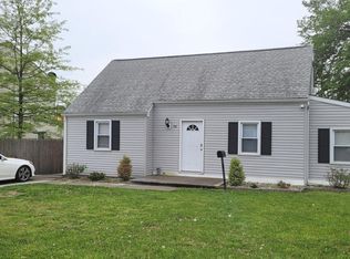 98 Pennwood Dr, Ewing, NJ 08638