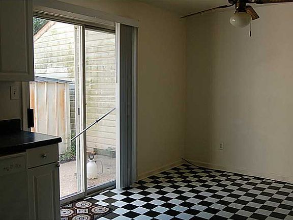 5th image of 1000 Scarborough Ct