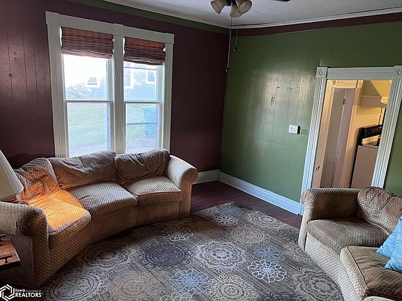 3rd image of 605 W Jefferson St