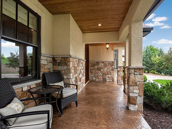 4th image of 5635 Glacier Ln N