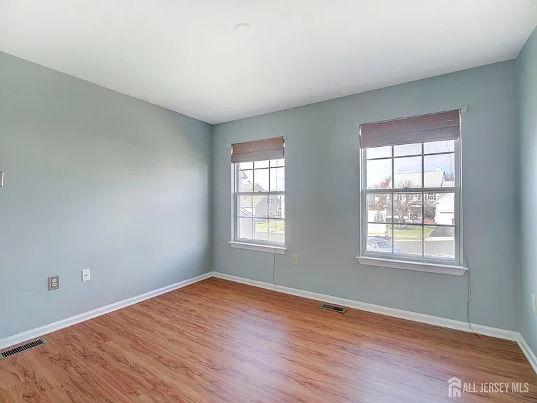 8 Mulberry Ct — Photo 15