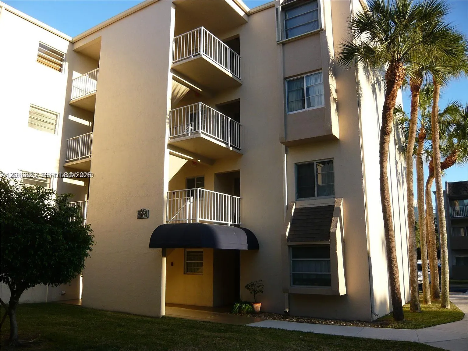 Kings Creek So Condo — Photo 2