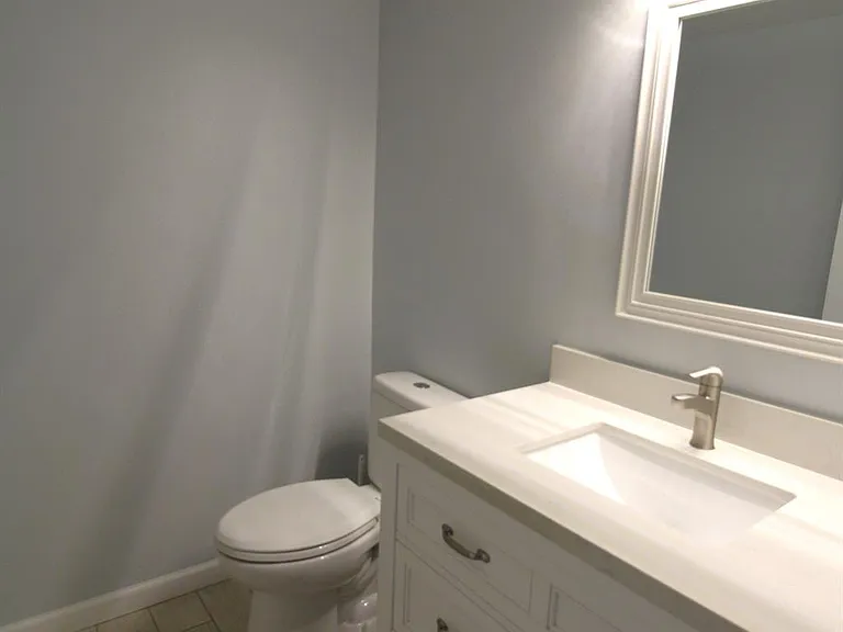 6895 Indian Creek Dr — Photo 10