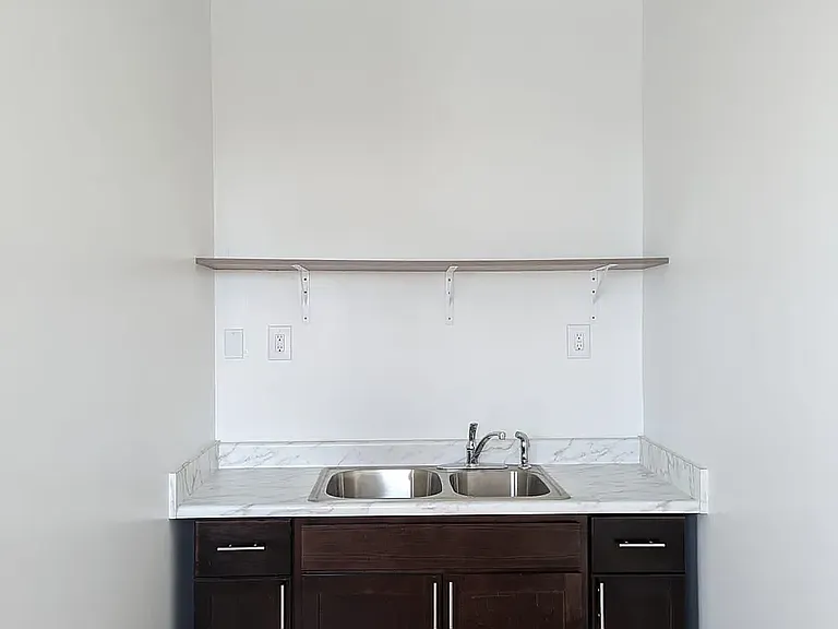 9 Woodland Apartments — Photo 39