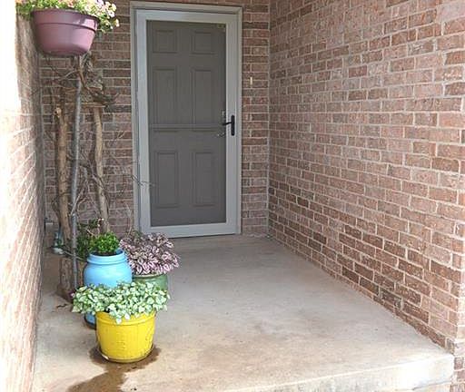 3rd image of 4729 SE 50th St