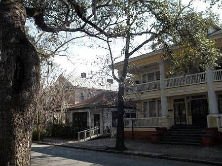 2nd image of 517 W 37th St