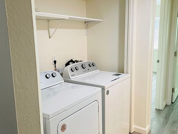 5th image of 4624 Ashdale Ct APT 1