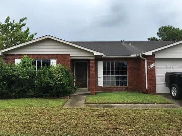 7201 Pinebrook Dr, New Orleans, LA 70128