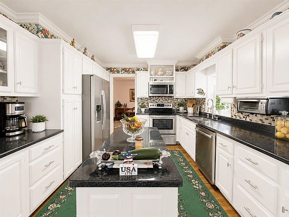 5th image of 338 Hillwood Dr