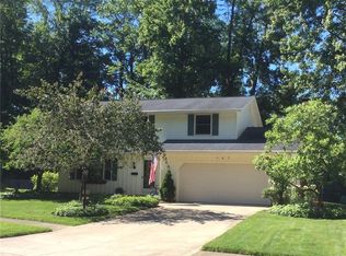 147 Devonshire Ct, Elyria, OH 44035