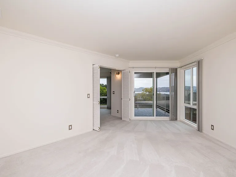 Sausalito Towers — Photo 29