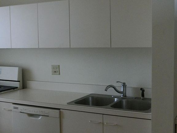 5th image of 2626 N Richmond St APT 3