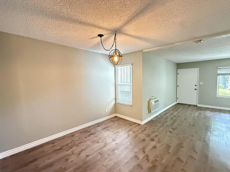 23732 Hillhurst Dr #73 — Photo 11